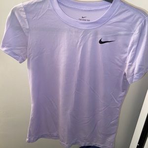 women’s nike shirt